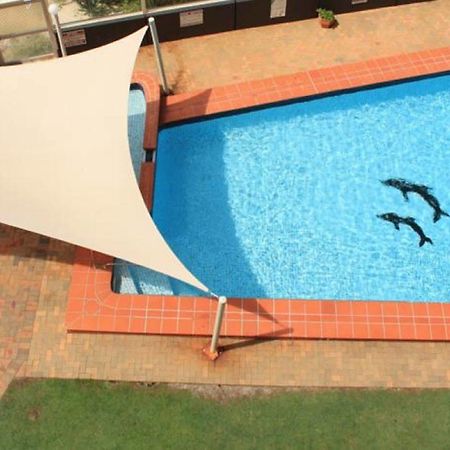 President Holiday Apartments - Absolute Beachfront Гоулд Коуст Екстериор снимка