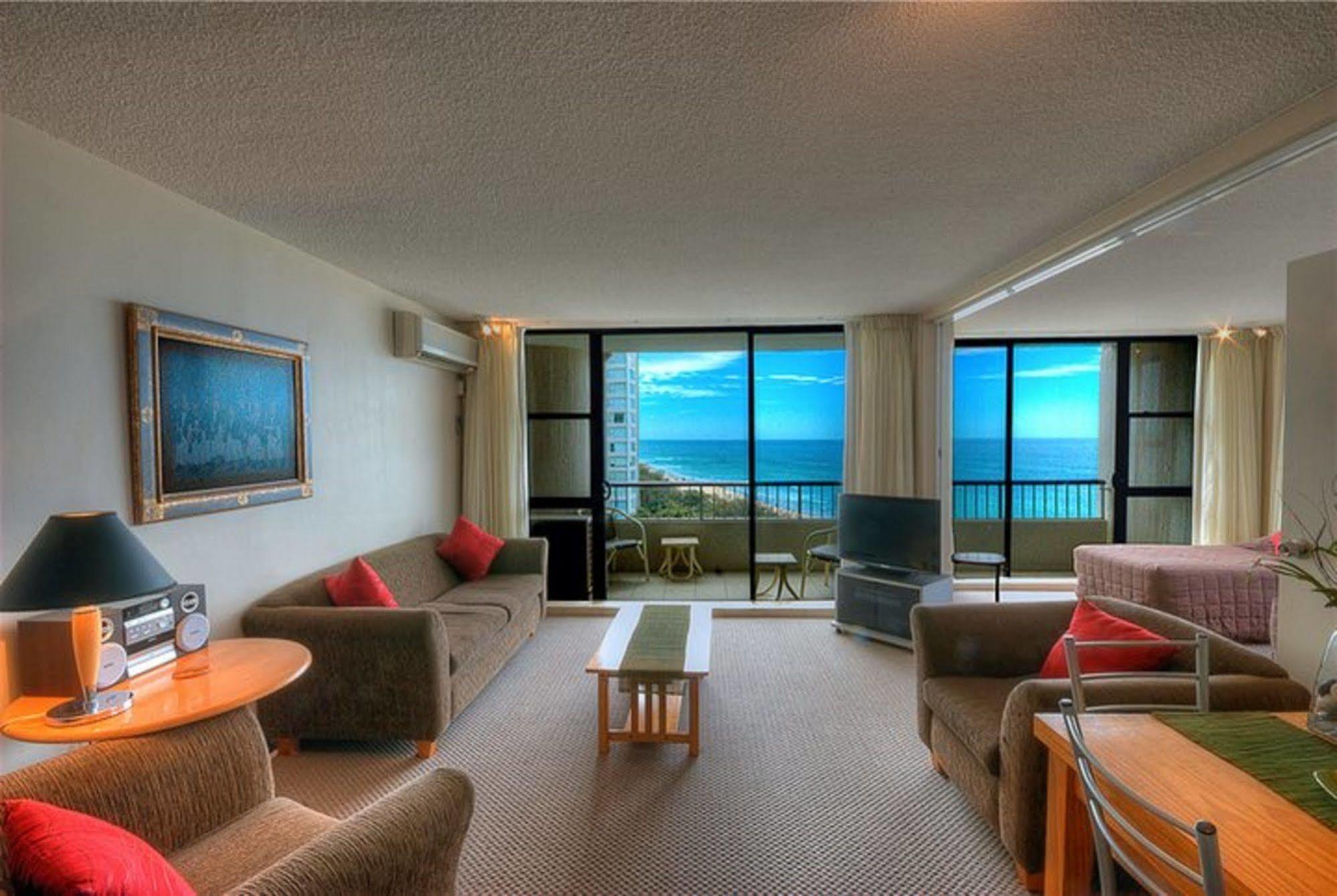 President Holiday Apartments - Absolute Beachfront Гоулд Коуст Екстериор снимка