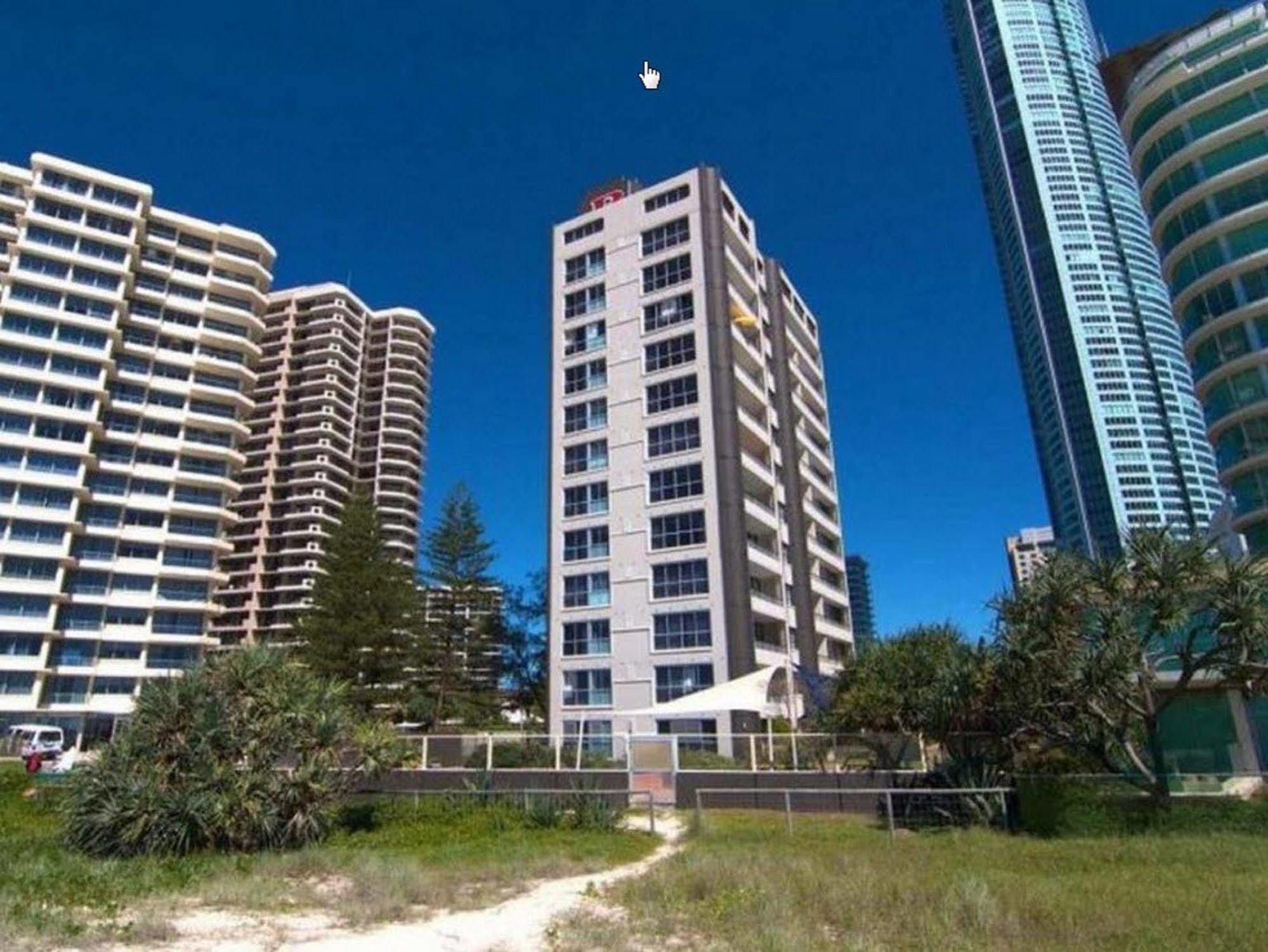 President Holiday Apartments - Absolute Beachfront Гоулд Коуст Екстериор снимка